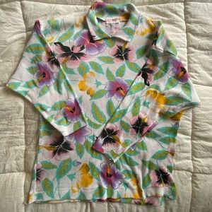 Long sleeve ribbed floral tee with collar. Brand “skirt”